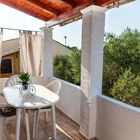 Sea View Close To شقة Halikounas